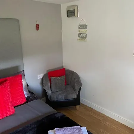 The Glen Guest House 1-Bedroom Guest House With Free Parking Fyfield  Extérieur photo