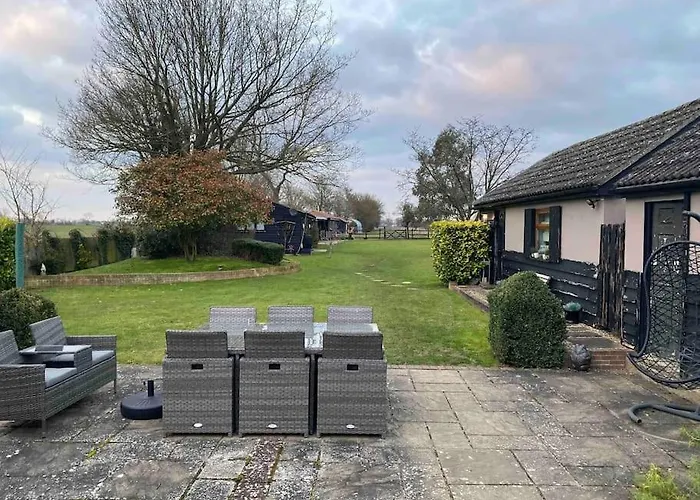 The Glen Guest House 1-Bedroom Guest House With Free Parking